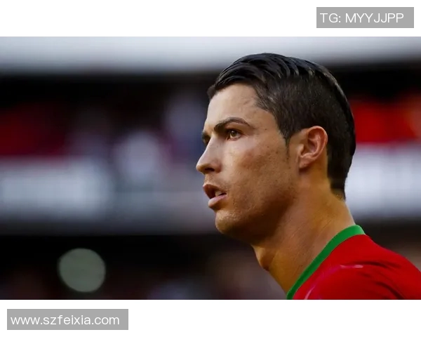 足球明星相框画图片展示足球魅力与艺术结合的完美瞬间 足球明星相框画图片展示足球魅力与艺术结合的完美瞬间